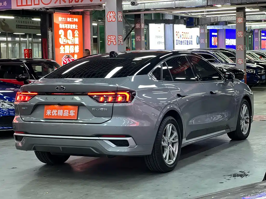 Ford Mondeo — миниатюра 7
