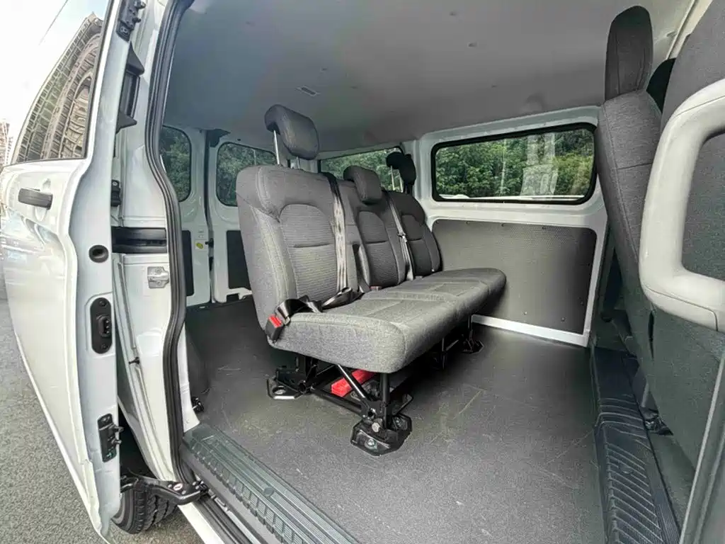 Ford Transit — миниатюра 16