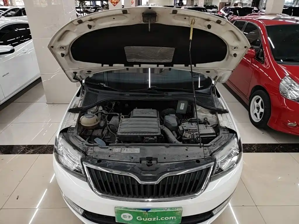 Skoda Rapid — миниатюра 20