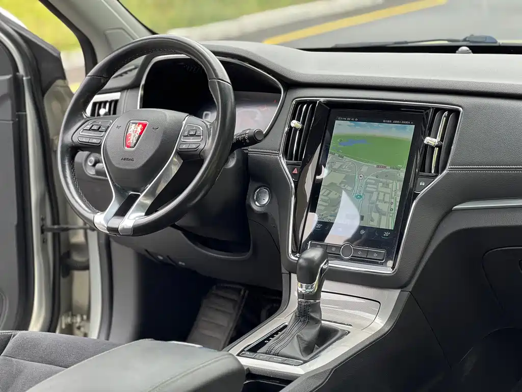 Roewe RX5 New Energy — миниатюра 13