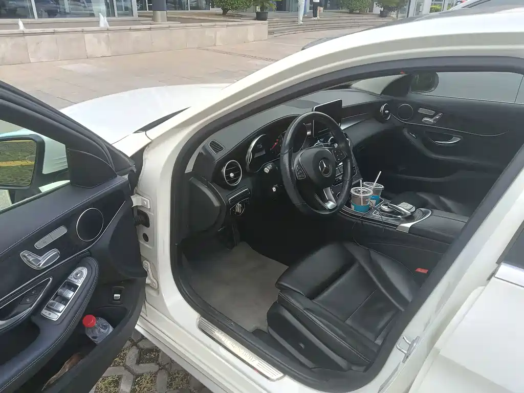 Mercedes-Benz C-Class — миниатюра 6