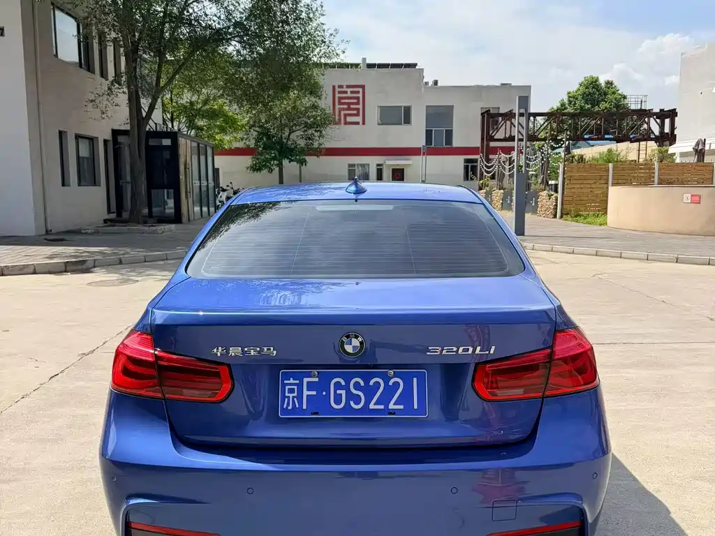 BMW 3 Series — миниатюра 4