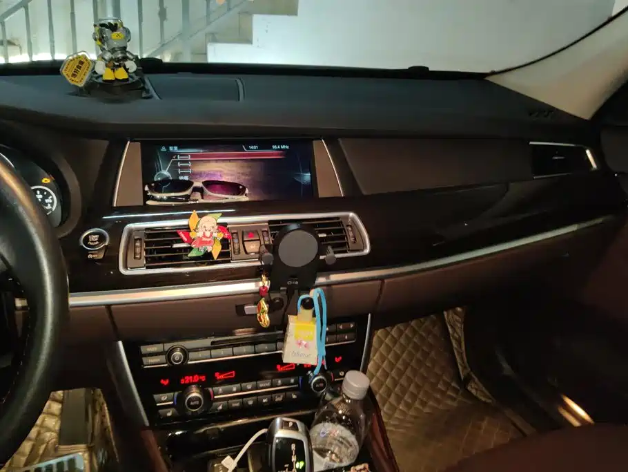BMW 5 Series GT — миниатюра 13