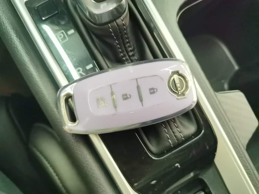 Hyundai Elantra 1.6 л 2024 г. Белый, пробег 26000 км