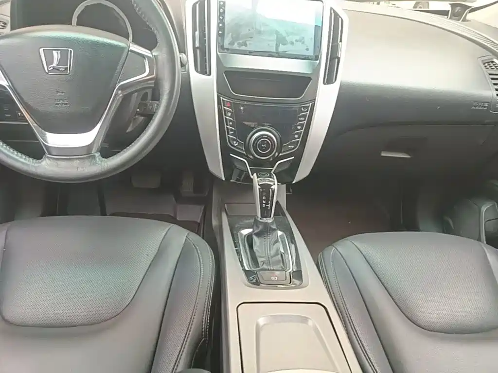 Luxgen U6 — миниатюра 14
