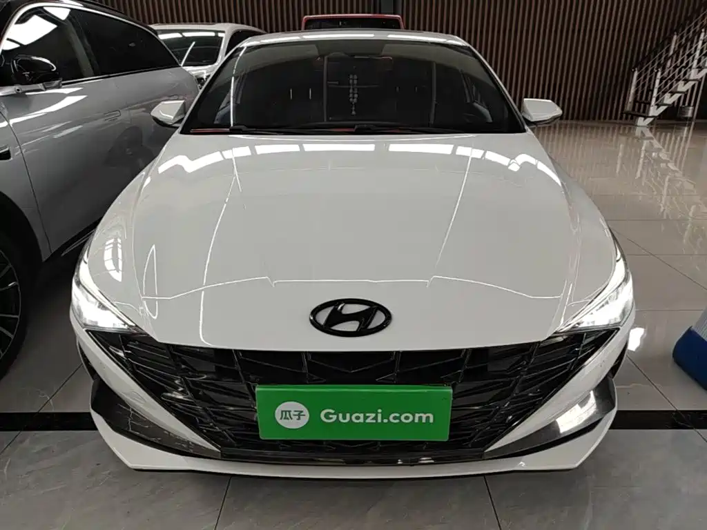 Hyundai Elantra — миниатюра 3