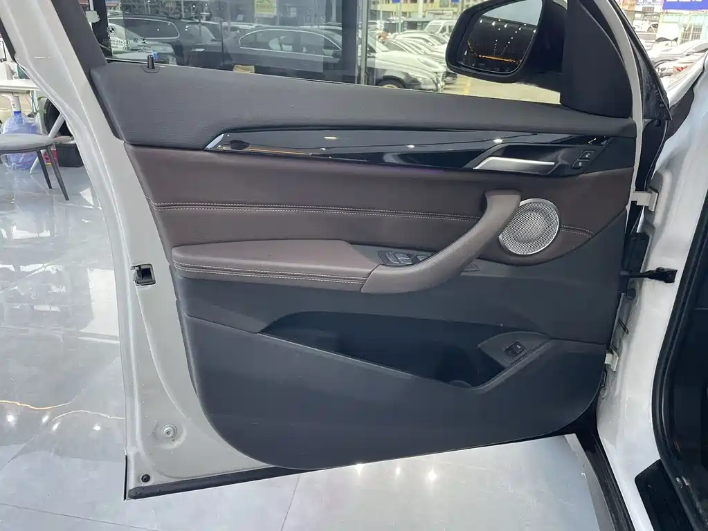 BMW X1 2022 sDrive25Li Lead
