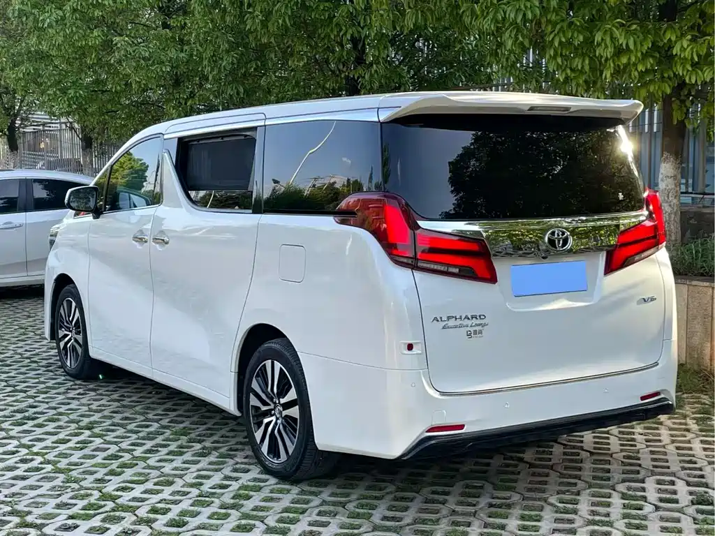 Toyota Alphard 2018 3.5L Luxury