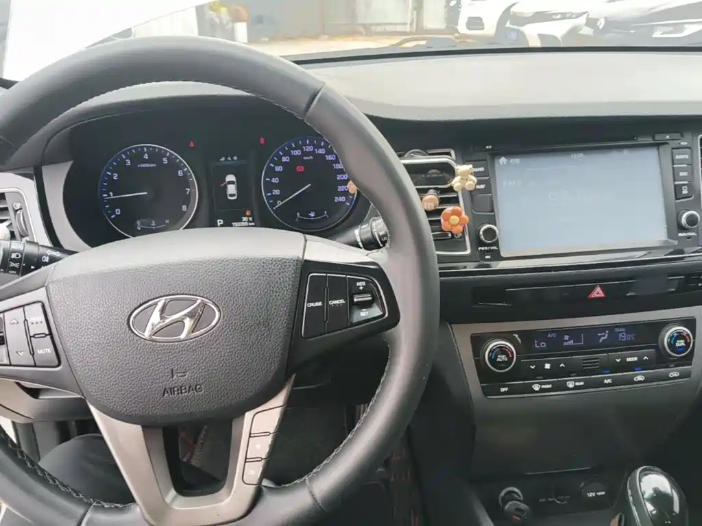 Hyundai Mistra — миниатюра 10