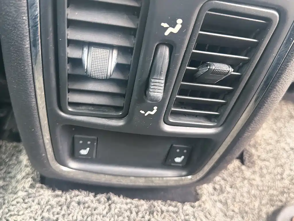 Jeep Grand Cherokee (Import) — миниатюра 12