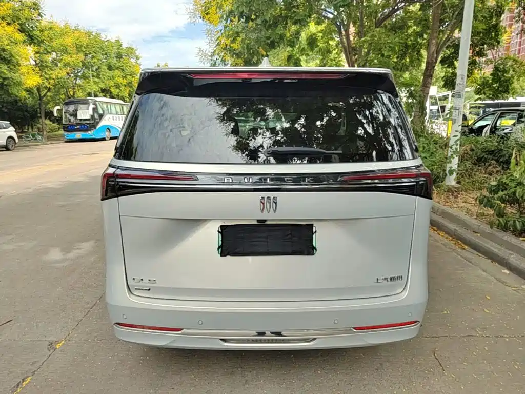 Buick GL8 Hybrid — миниатюра 6