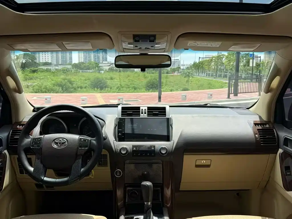 Toyota Land Cruiser Prado 2016 2.7L AT