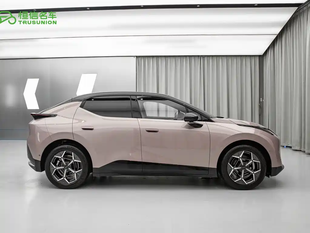 Lynk & Co Z20 — миниатюра 7