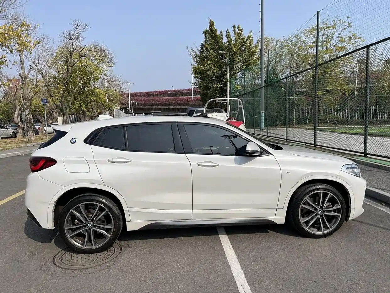 BMW X2
