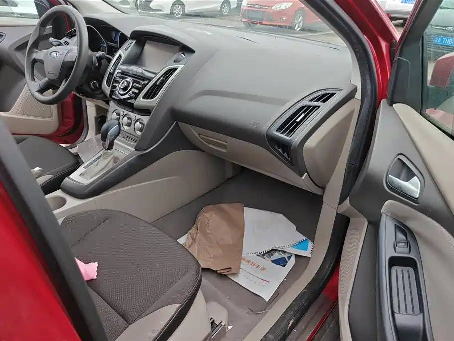 Ford Focus 2012 1.6L AT Comfort