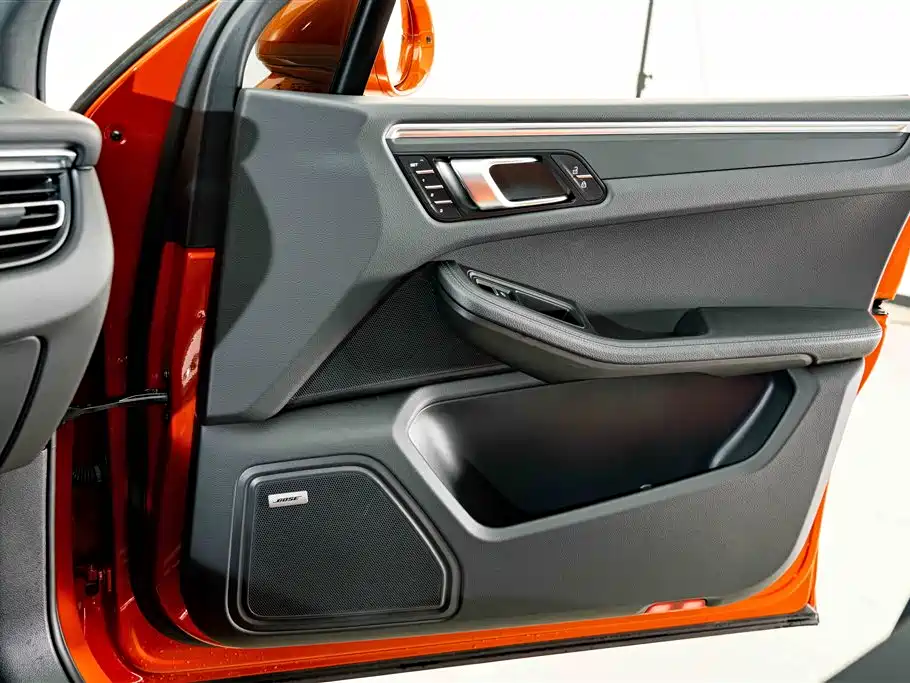 Porsche Macan — миниатюра 15