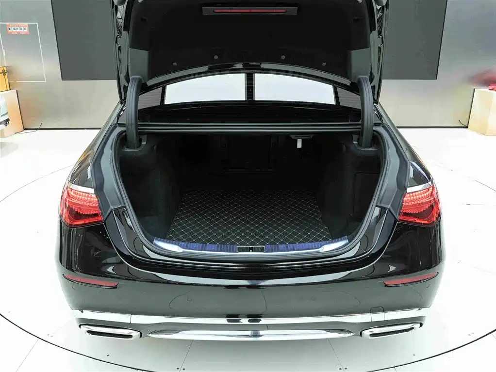 Mercedes-Benz S-Class — миниатюра 24