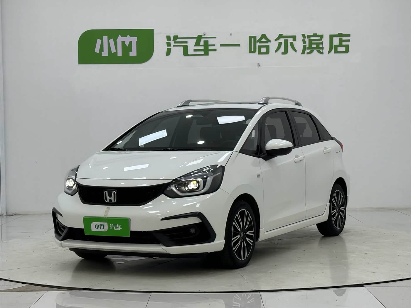 Honda Fit 1.5 л 2022 г. Белый, пробег 13000 км