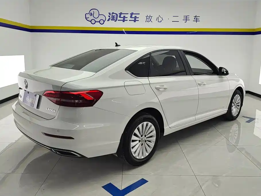 Volkswagen Lavida — миниатюра 3