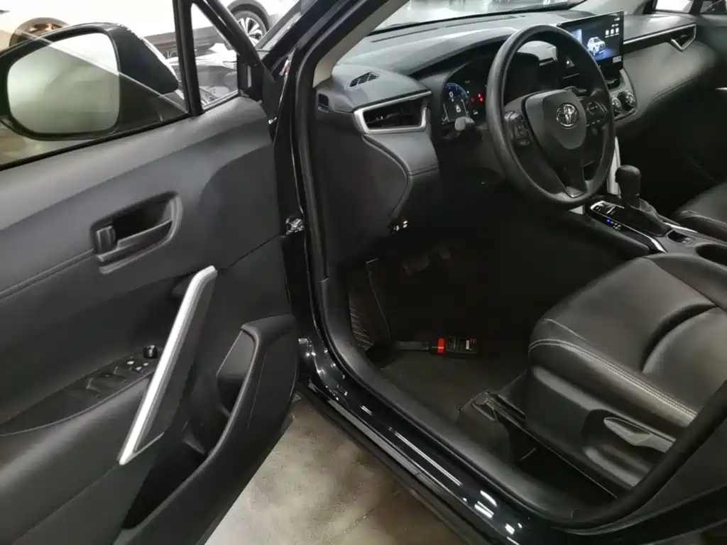 Toyota Corolla Cross — миниатюра 16