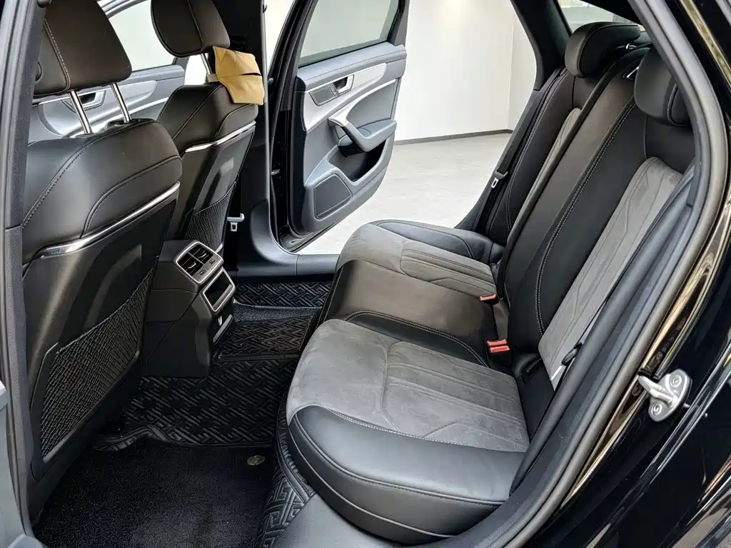 Audi A6L — миниатюра 10