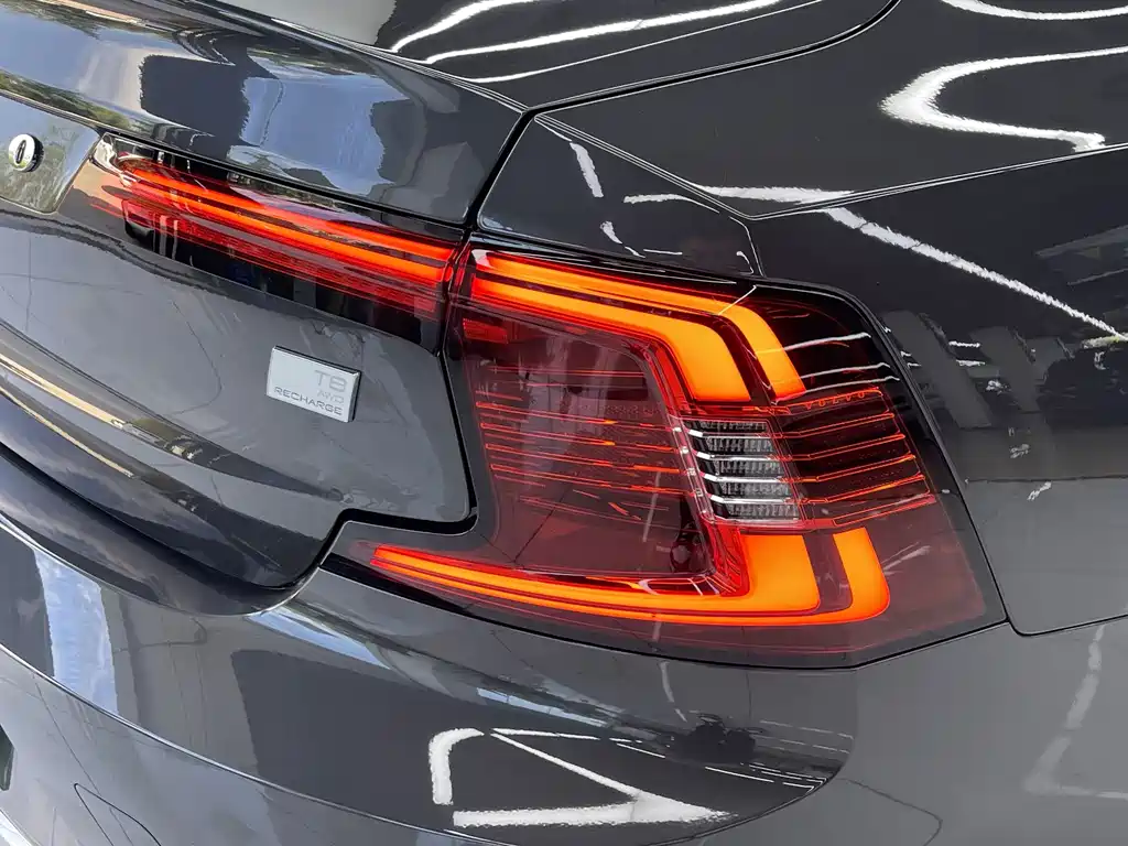 Volvo S90 PHEV — миниатюра 22