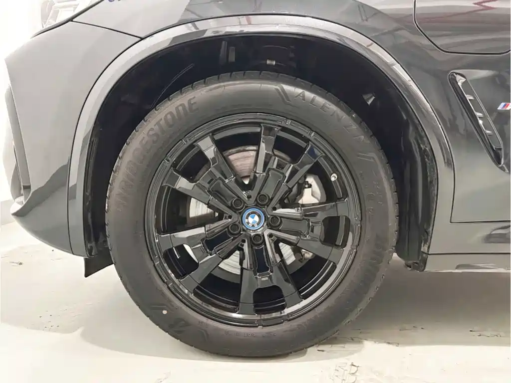 BMW iX3 — миниатюра 15