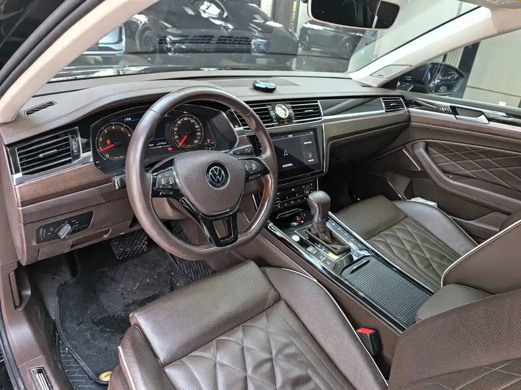 Volkswagen Phideon — миниатюра 10