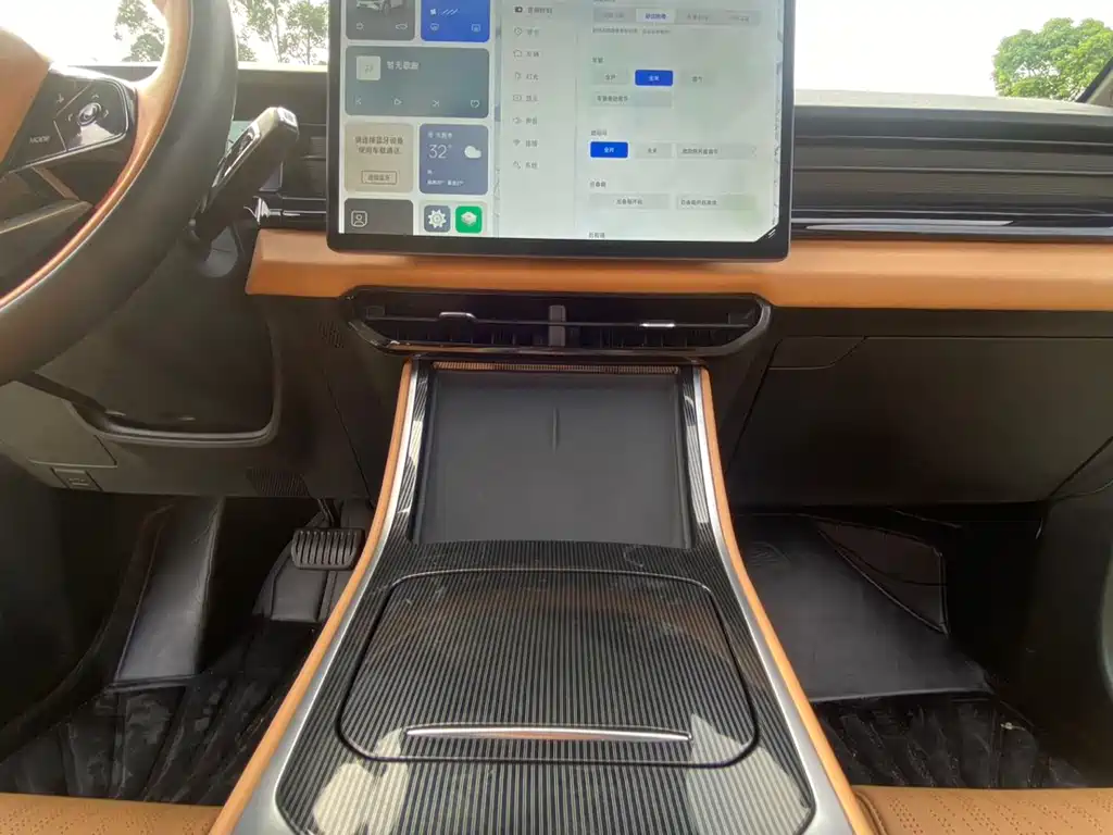 Livan 7 2024 605km Executive