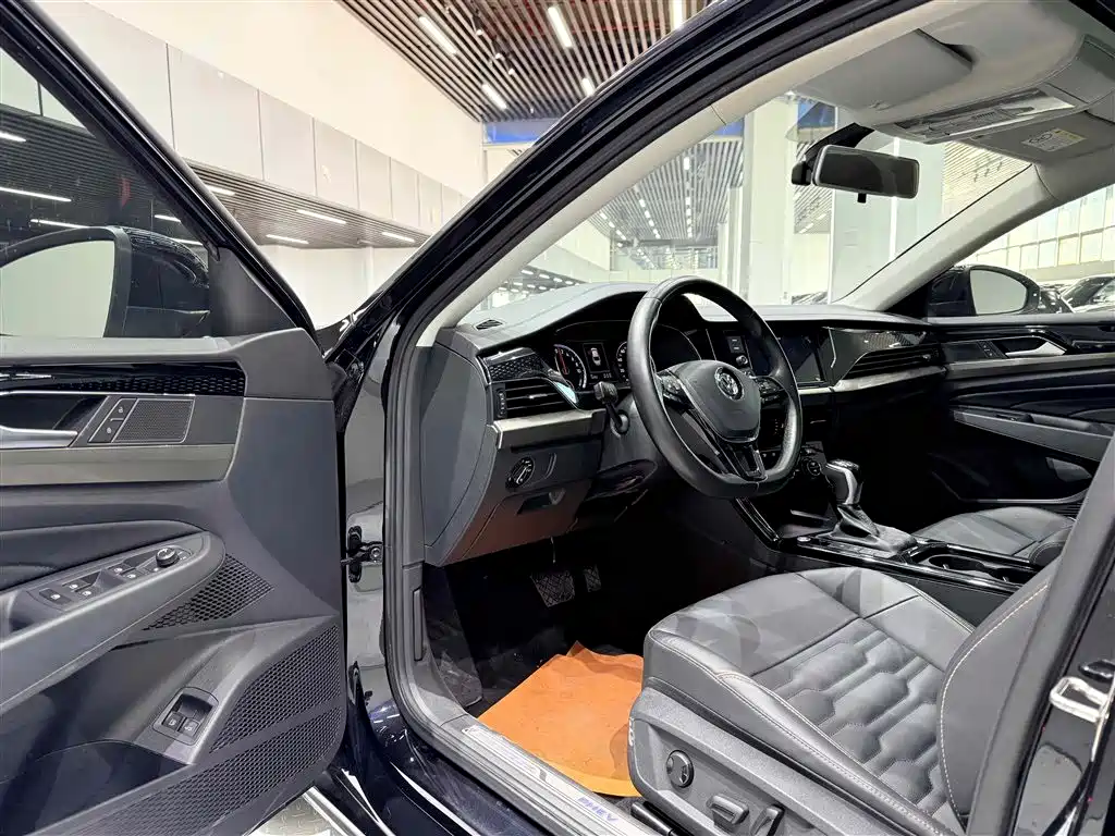 VOLKSWAGEN PASSAT NEW ENERGY