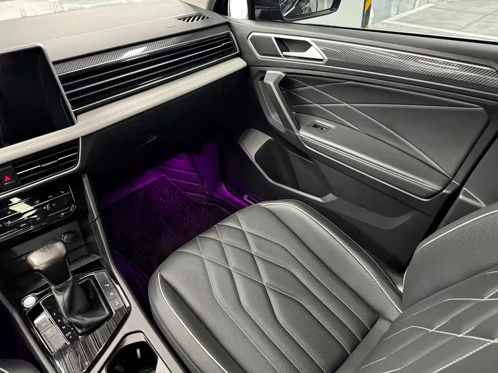 Volkswagen Tiguan L — миниатюра 6