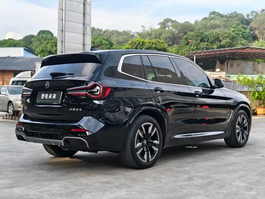 BMW iX3 2022 Lead