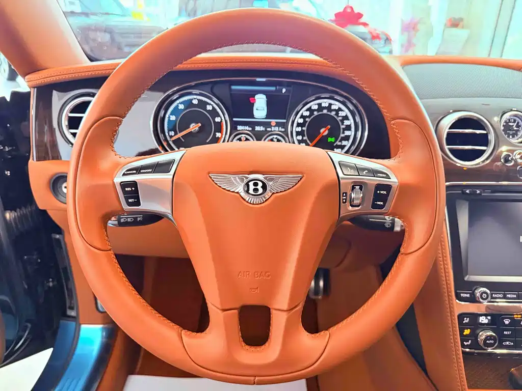 Bentley Flying Spur — миниатюра 8