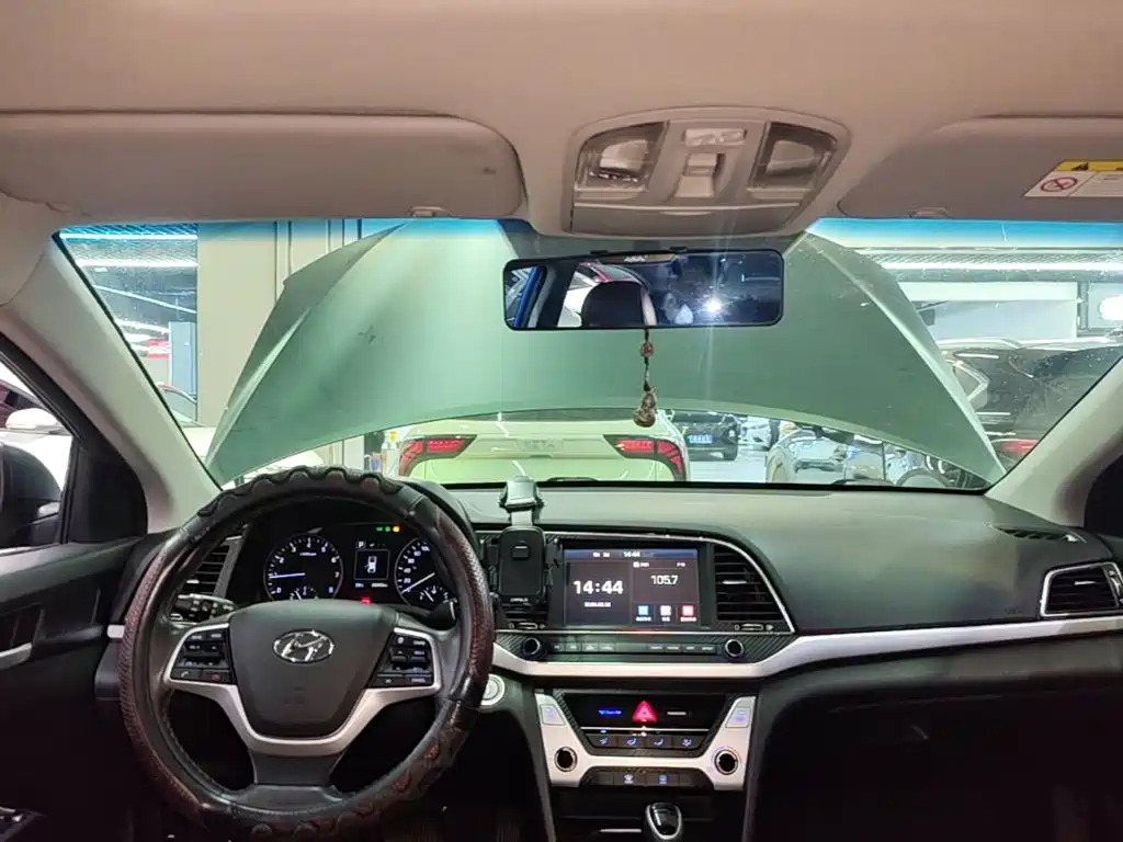 Hyundai Elantra — миниатюра 18
