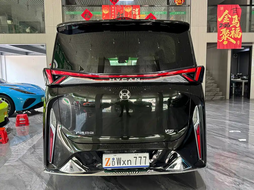 Hycan V09 — миниатюра 8