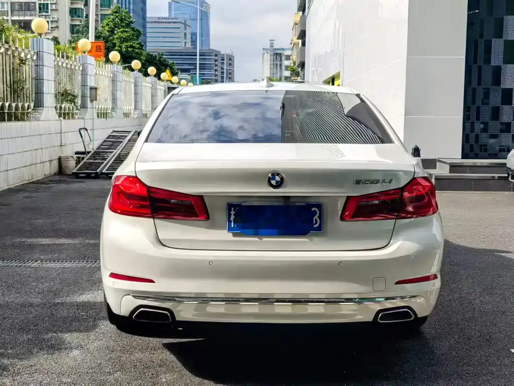 BMW 5 Series — миниатюра 3