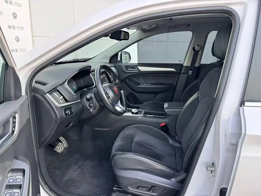 Roewe RX5 New Energy — миниатюра 4
