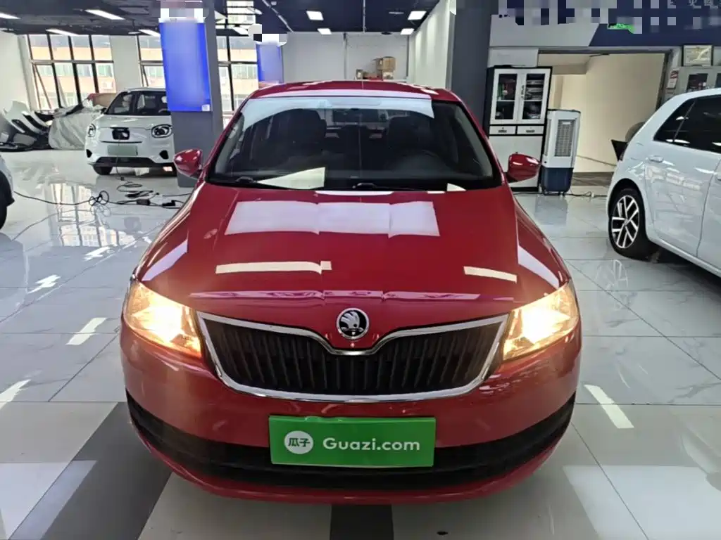 Skoda Rapid Spaceback — миниатюра 3