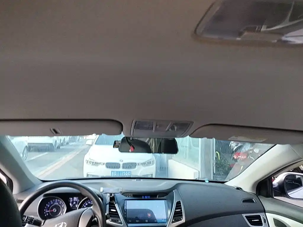 Hyundai Elantra Langdong — миниатюра 18