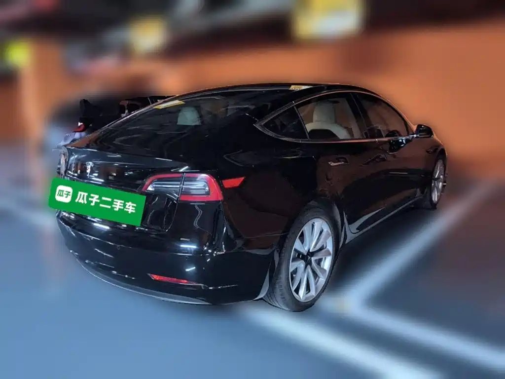 Tesla Model 3 — миниатюра 4