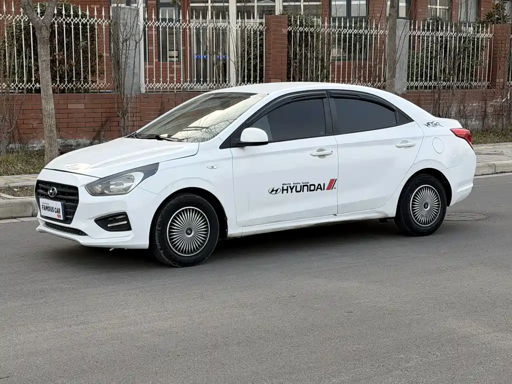 HYUNDAI RENA