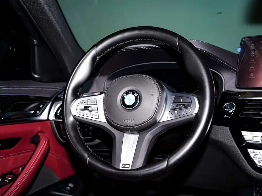BMW 5 Series — миниатюра 16