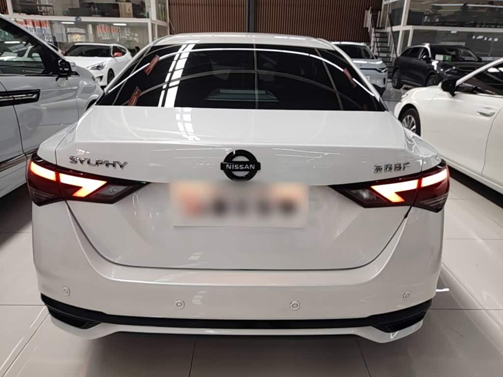 Nissan Sylphy 1.6 л 2024 г. Белый, пробег 24400 км