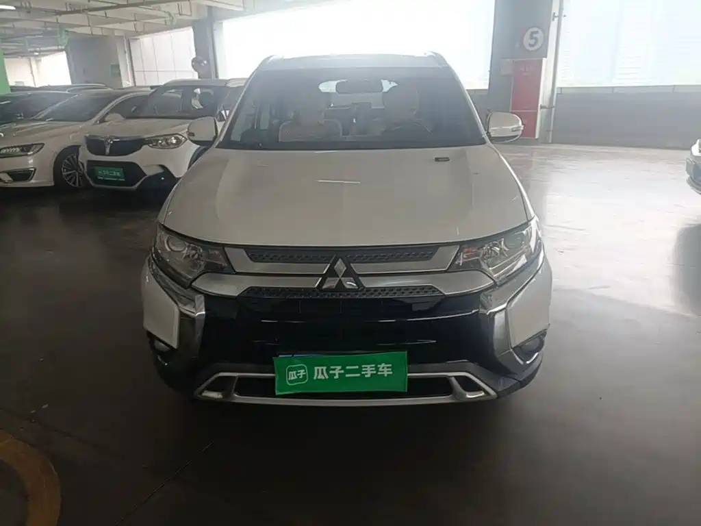 Mitsubishi Outlander — миниатюра 2