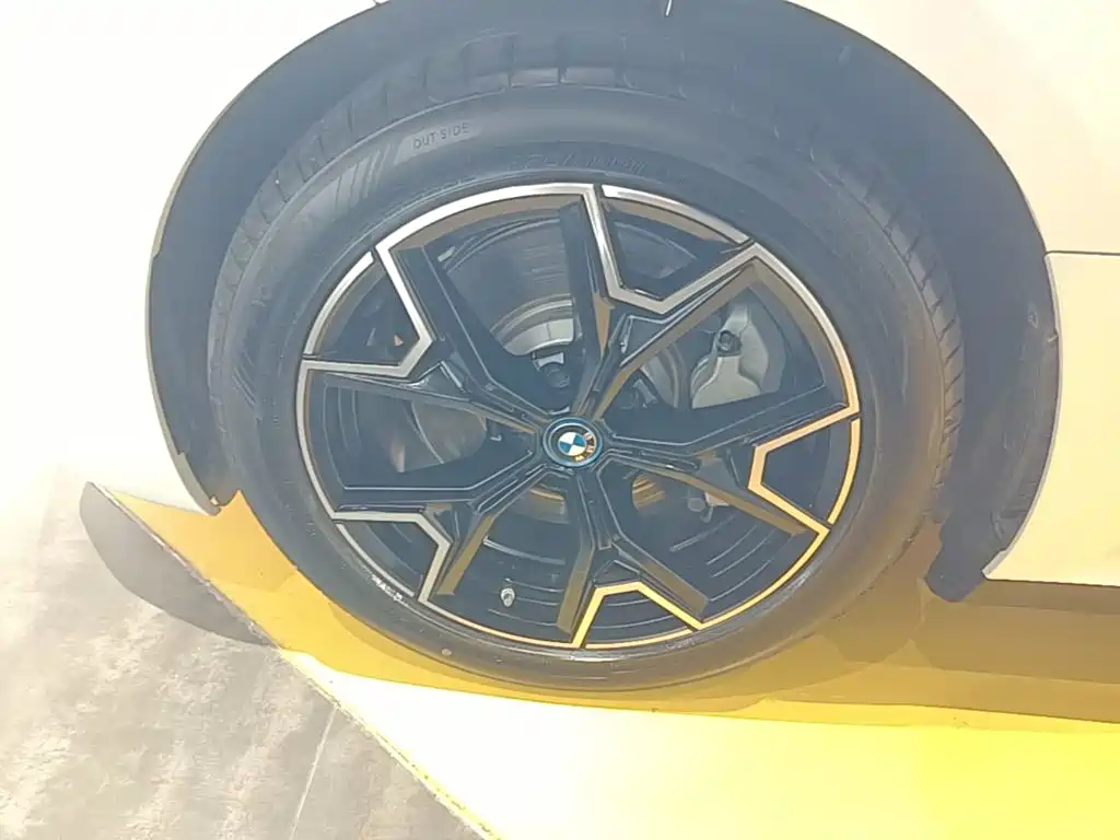 BMW i3 — миниатюра 23