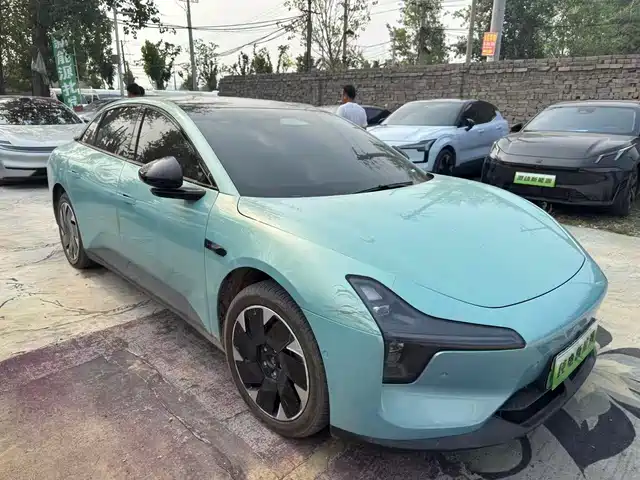 2025 Xpeng Mona M03