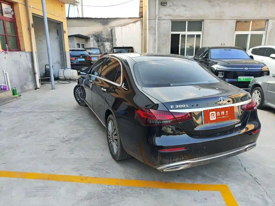 Mercedes-Benz E-Class — миниатюра 6
