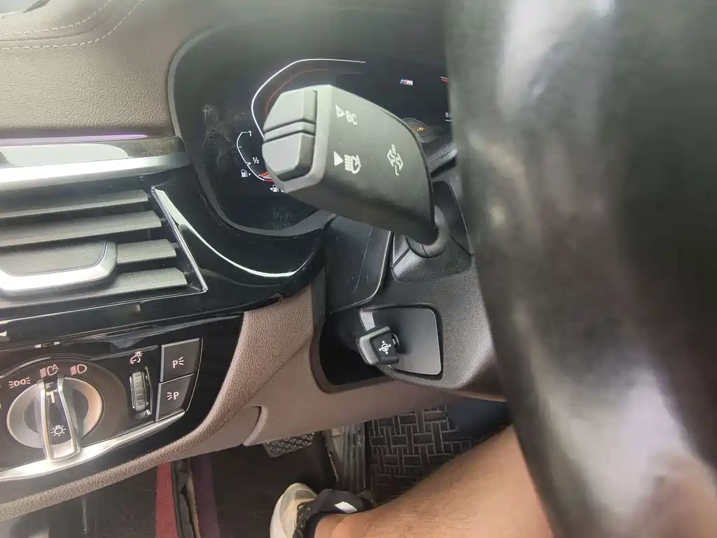 BMW 5 Series — миниатюра 7