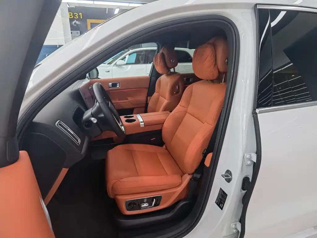 Li Auto L8 2025 Ultra