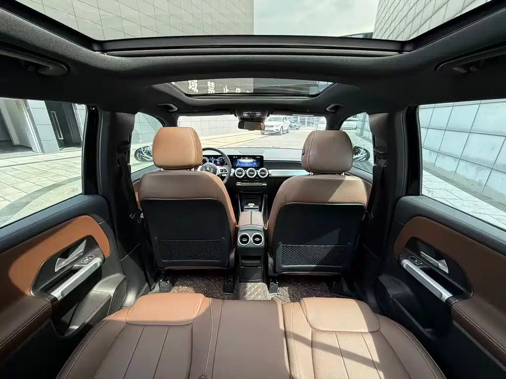 Mercedes-Benz GLB — миниатюра 39